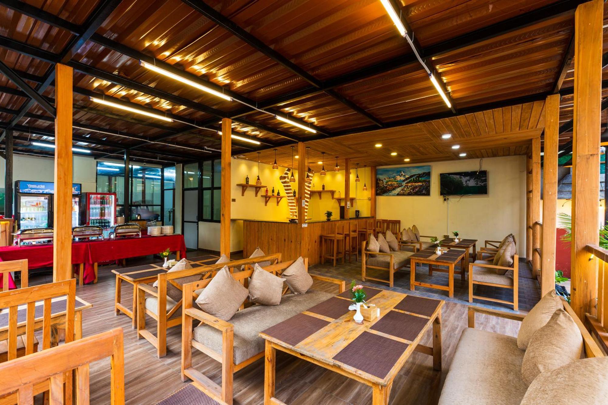 Jawlakhel Hotel Harmony & Little Bites Bistro מראה חיצוני תמונה