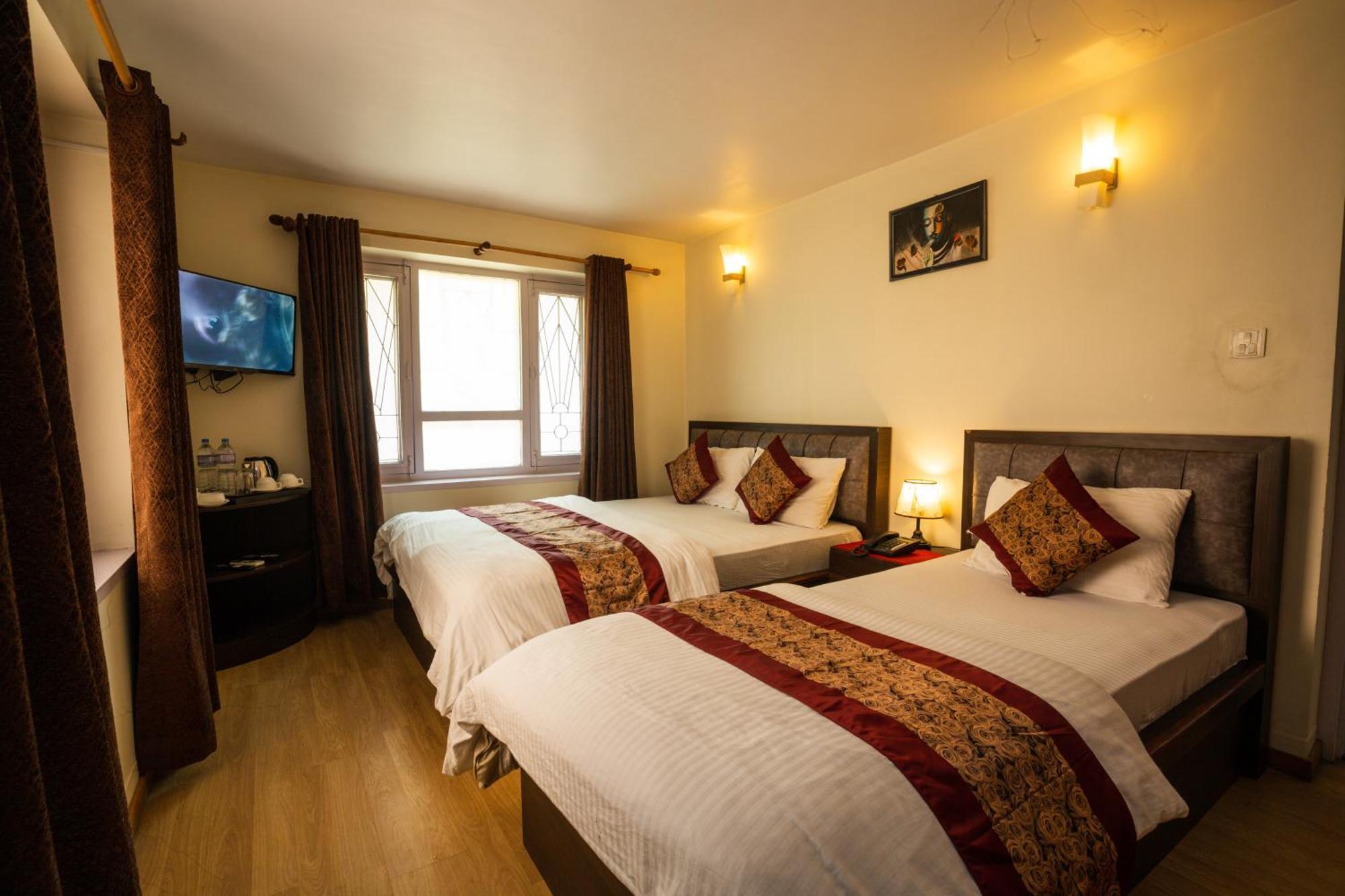 Jawlakhel Hotel Harmony & Little Bites Bistro מראה חיצוני תמונה